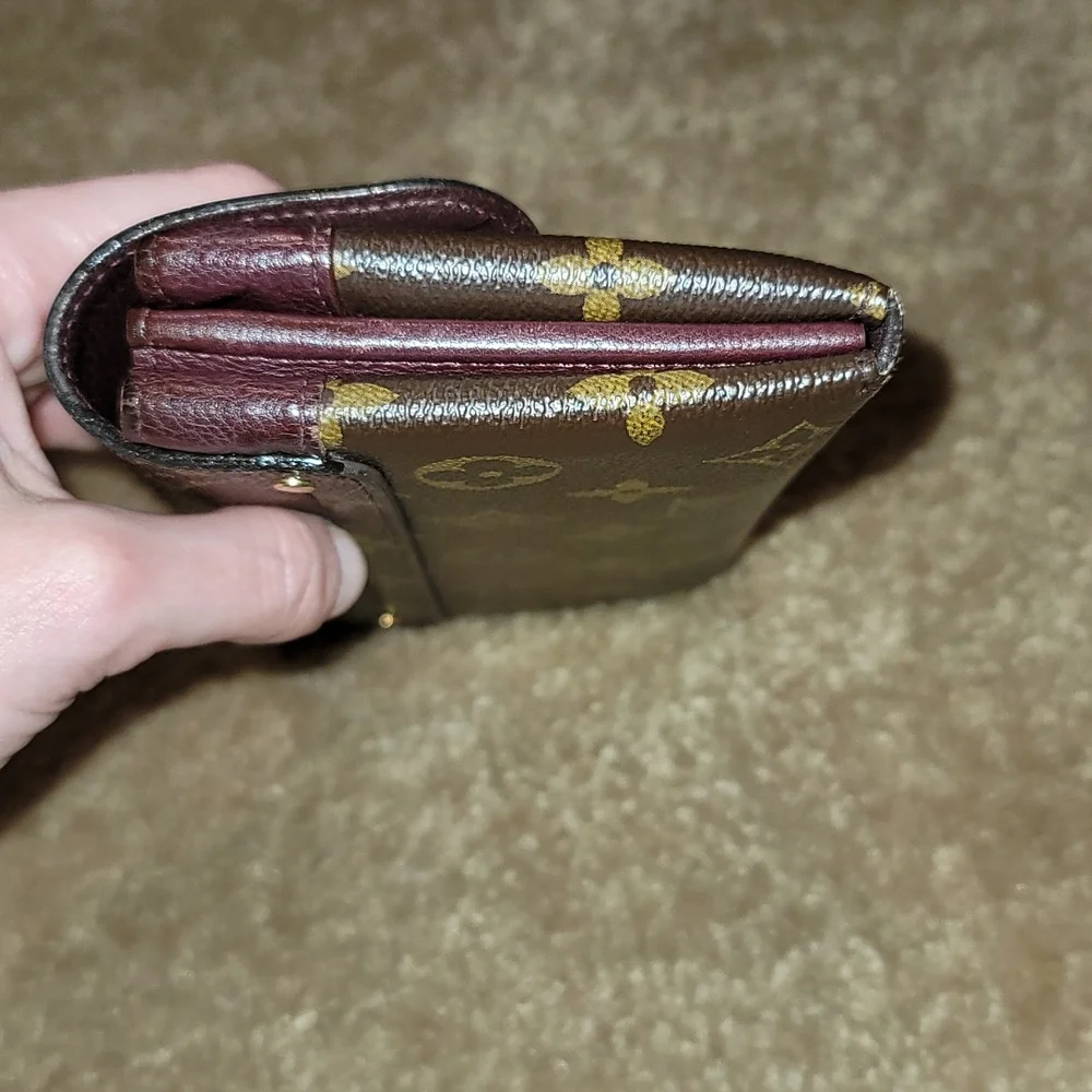 Authentic Louis Vuitton wallet - Picture 13 of 13